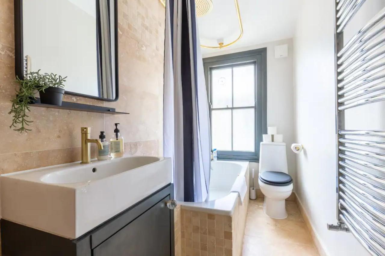 Luxuriously Designed 3 Bedroom Apartment In Clapham ロンドン エクステリア 写真